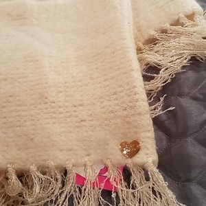 NWT Betsey Johnson Circle Fringed Scarf